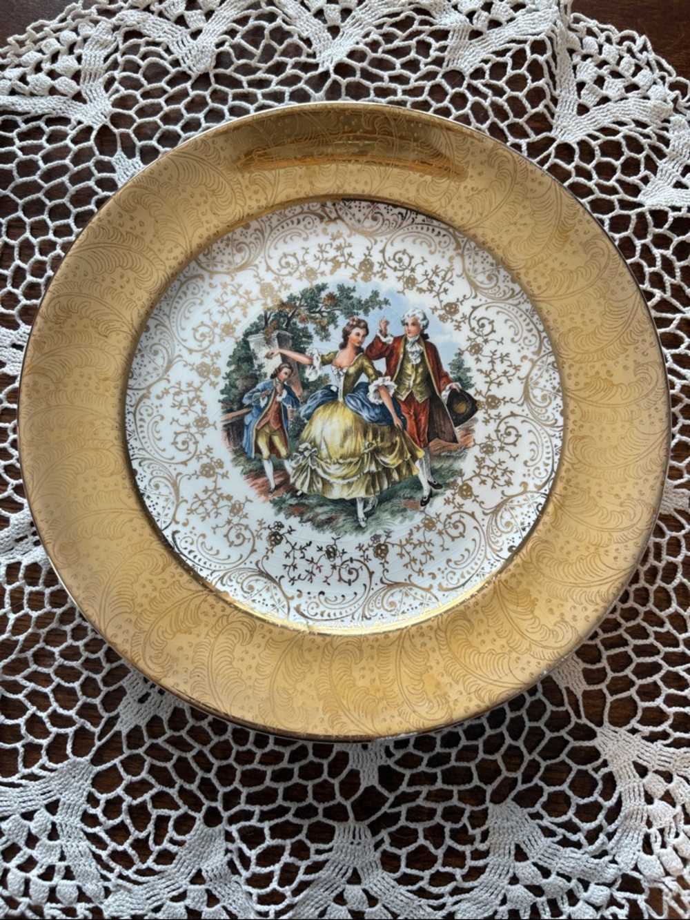 22 K Gold Decorative Porcelain Accent Plate with Painted Courting Scenes